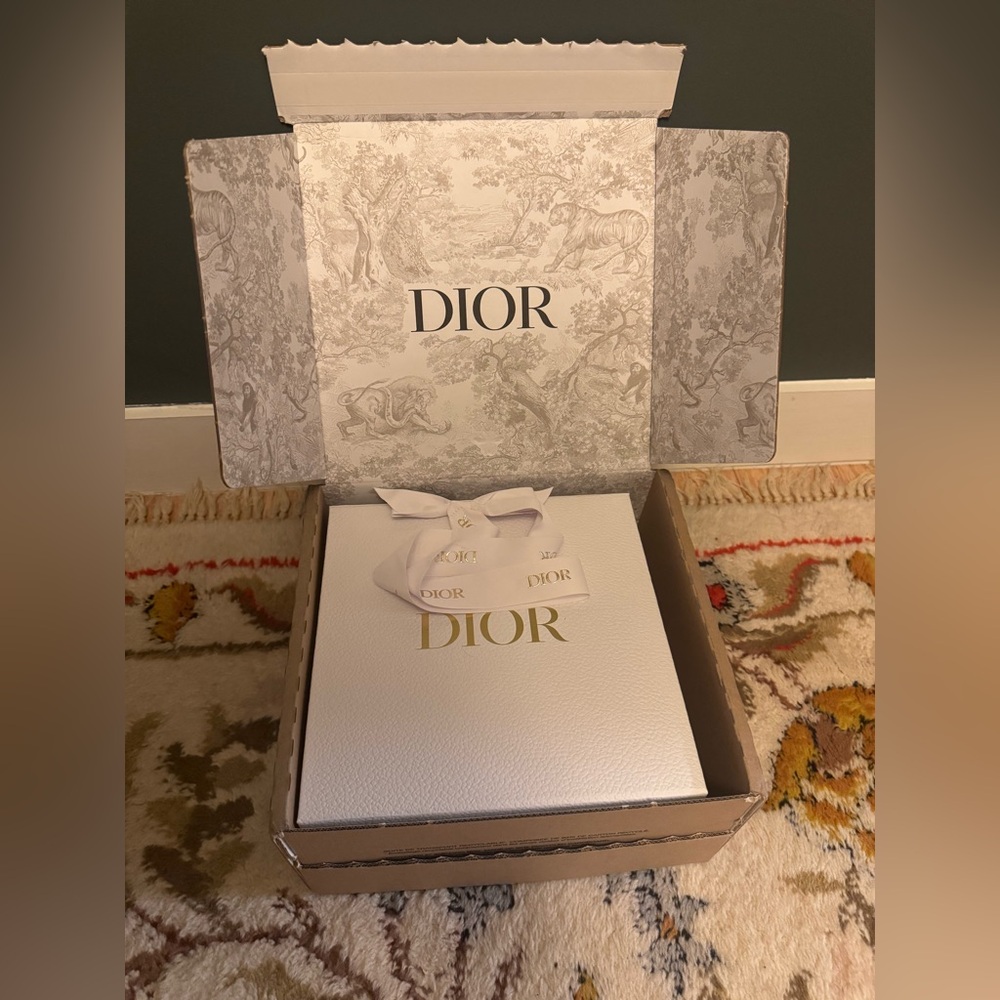 Dior gift box